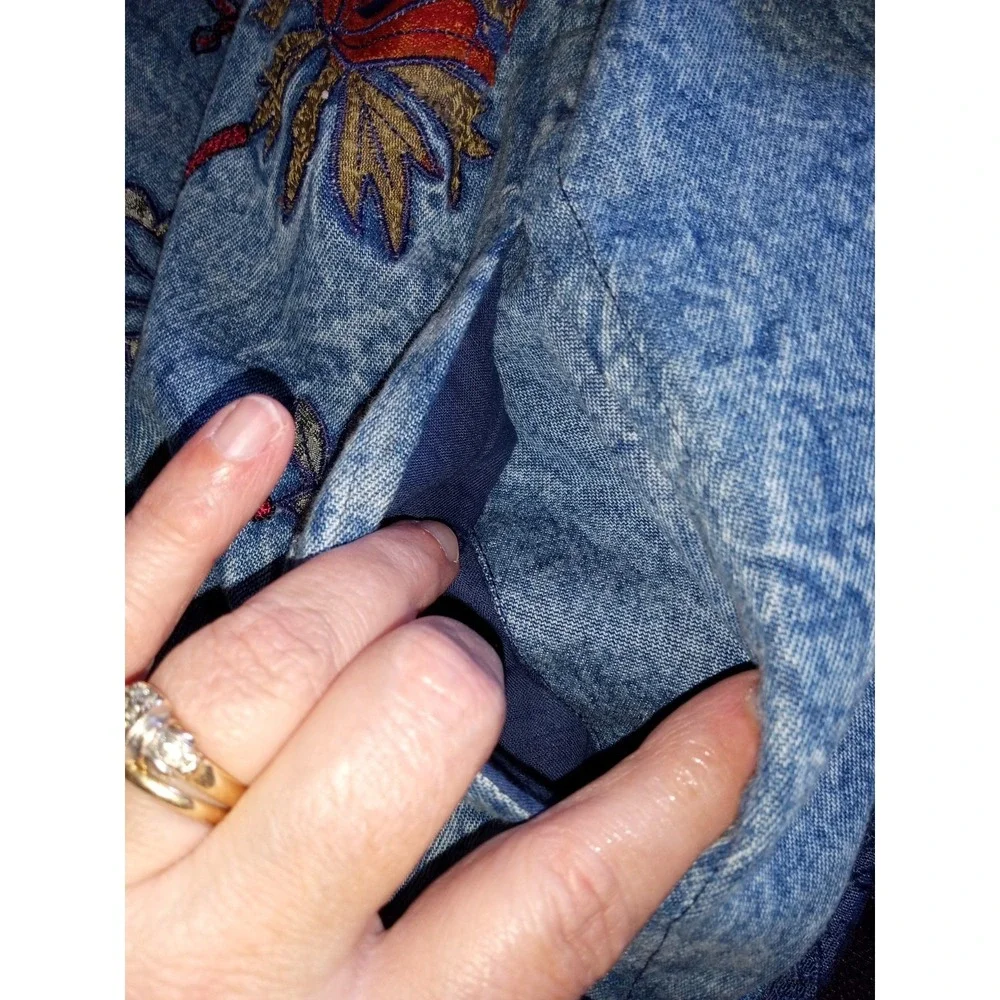 Vintage Acid Wash‎ Denim Floral Embroidered Button Front Jacket Light Blue Boho